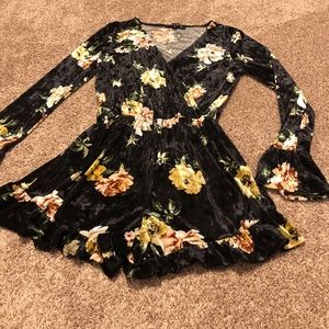 One clothing flower long sleeve velvet romper